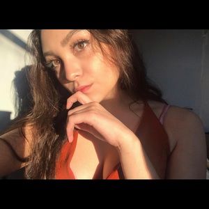 Meet your Posher, Clarisa